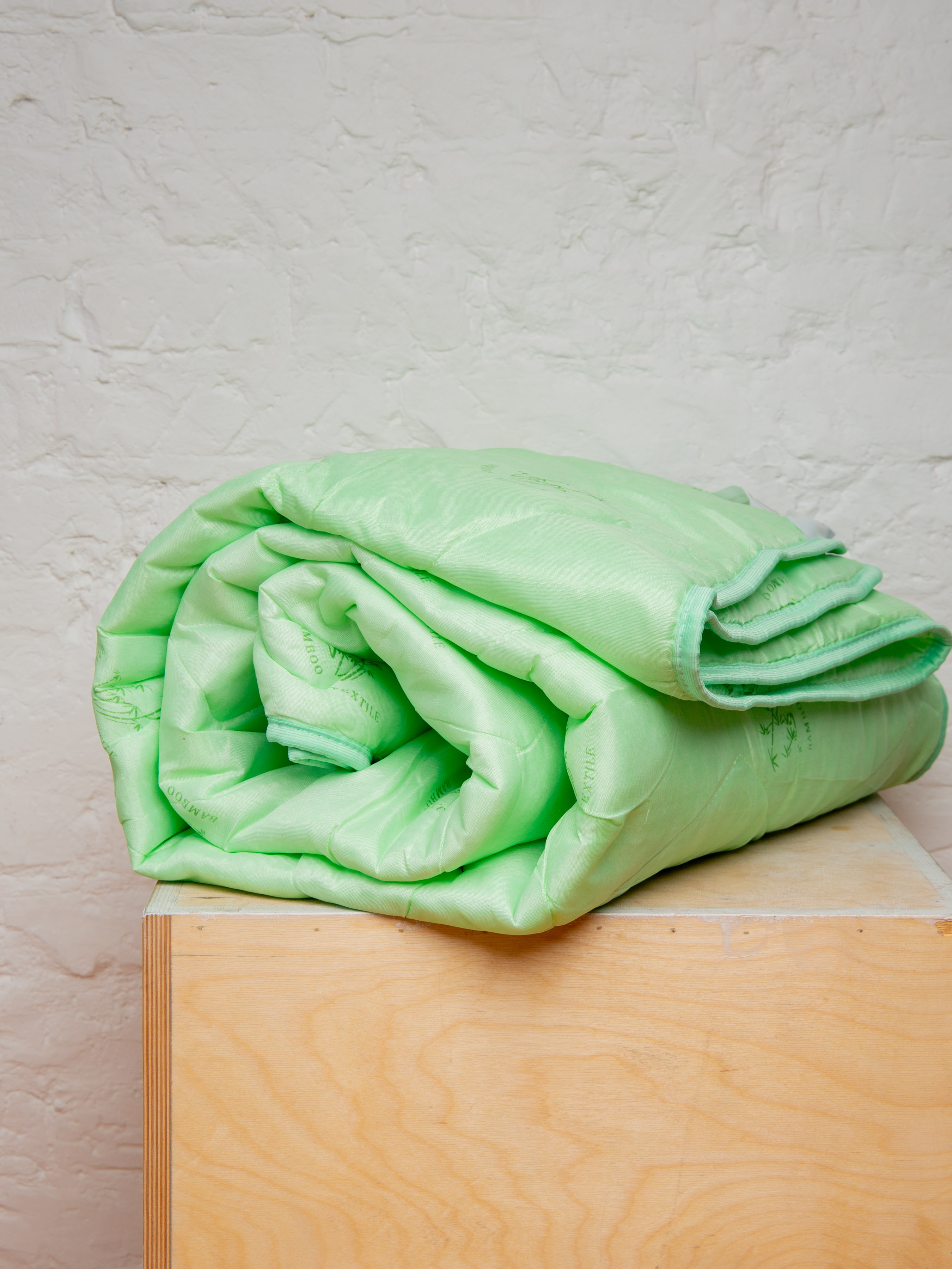 Одеяло Бамбуковое волокно облегченное (поли-тик,чемодан)
